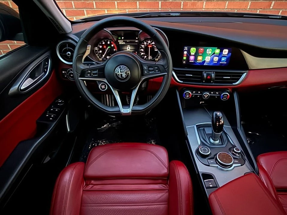 2019 Alfa Romeo Giulia - Image 13 of 20
