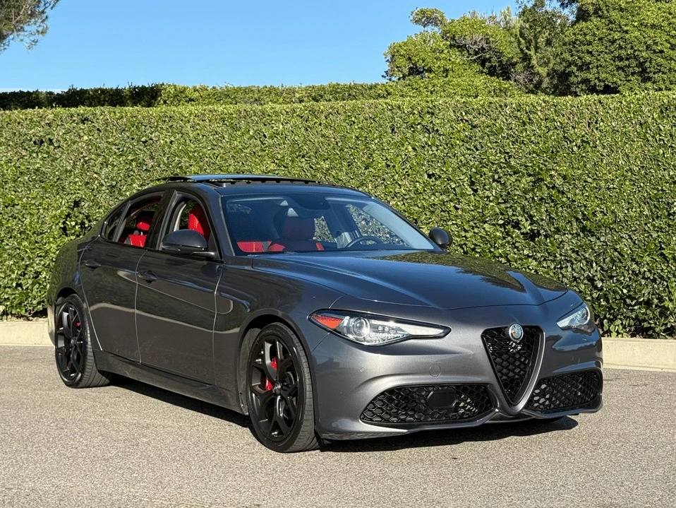2019 Alfa Romeo Giulia - Image 2 of 20