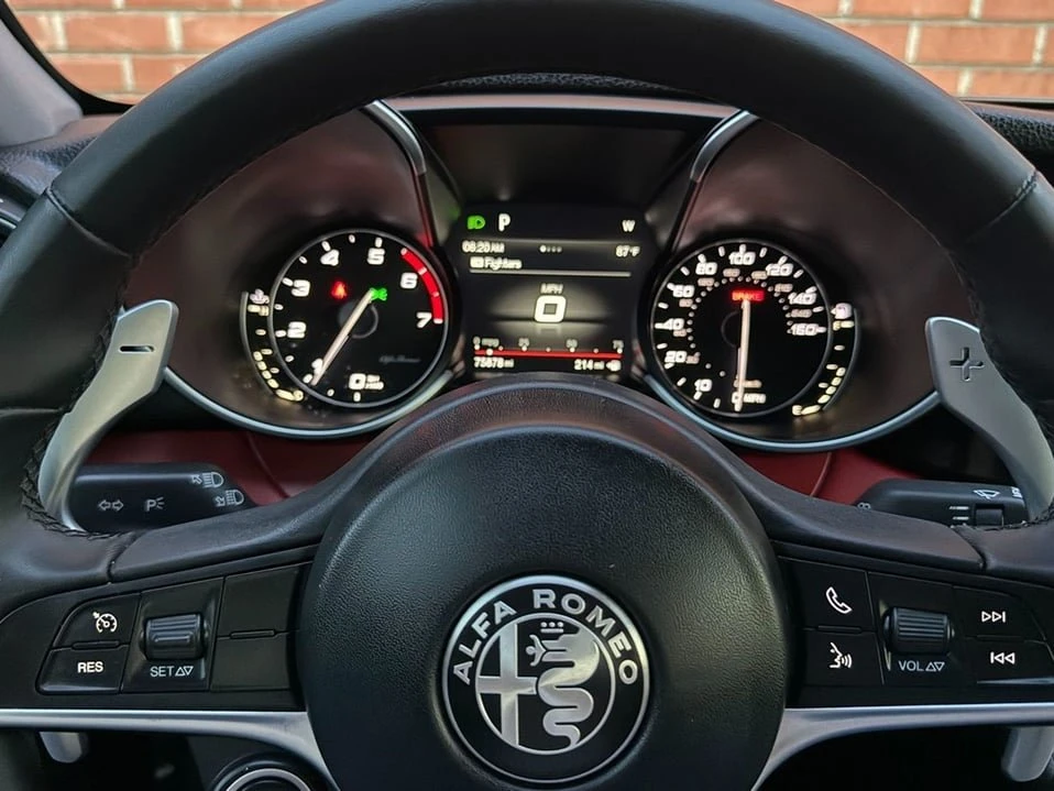 2019 Alfa Romeo Giulia - Image 14 of 20
