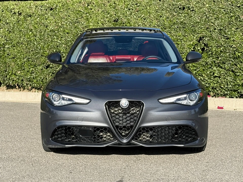 2019 Alfa Romeo Giulia - Image 5 of 20