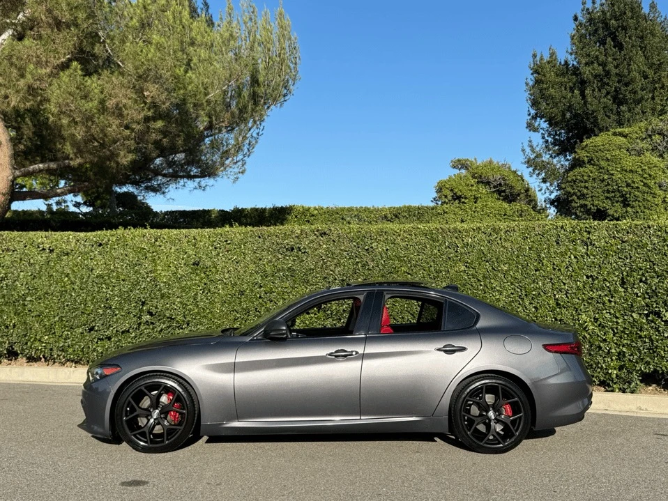 2019 Alfa Romeo Giulia - Image 8 of 20
