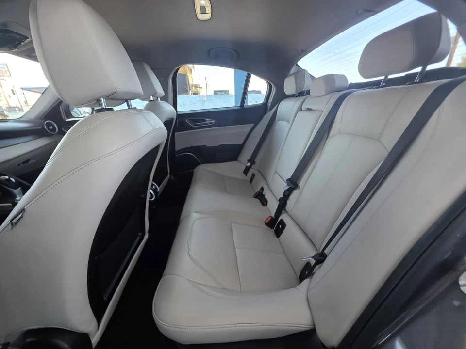 2019 Alfa Romeo Giulia - Image 15 of 18