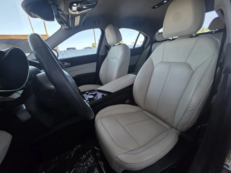 2019 Alfa Romeo Giulia - Image 10 of 18