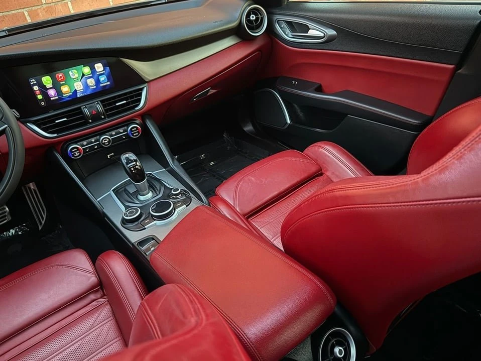 2019 Alfa Romeo Giulia - Image 11 of 20