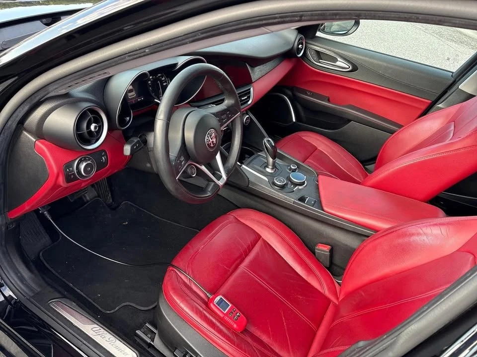 2019 Alfa Romeo Giulia - Image 8 of 20
