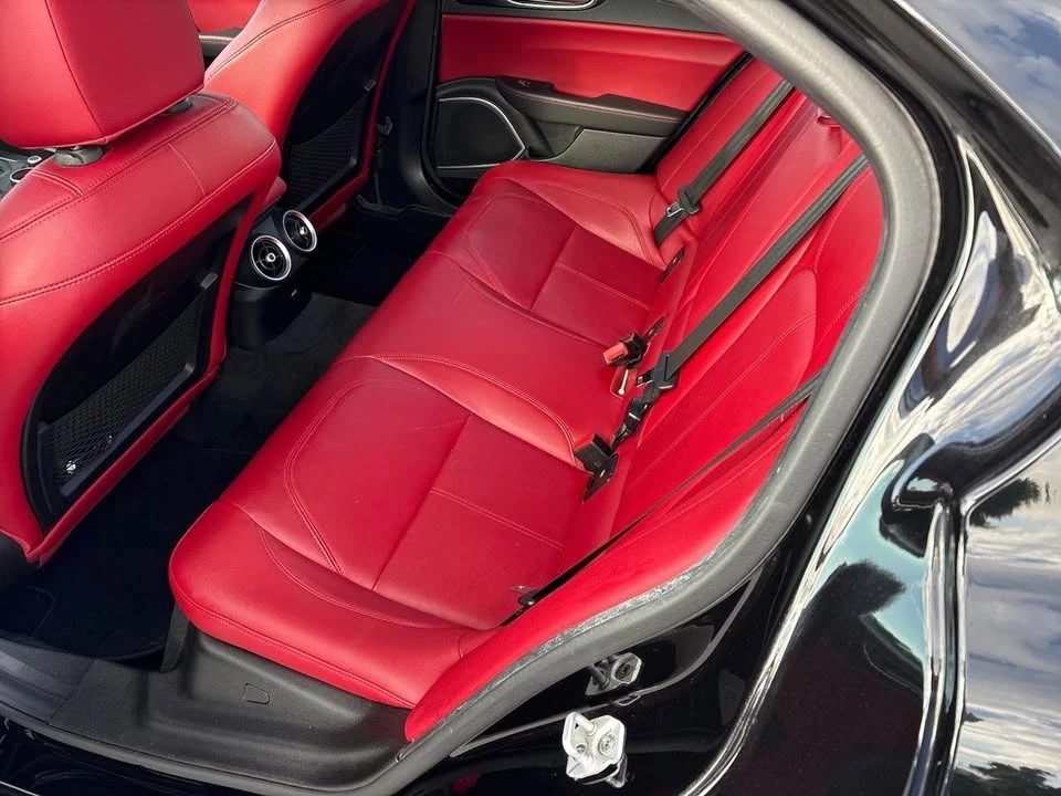 2019 Alfa Romeo Giulia - Image 9 of 20
