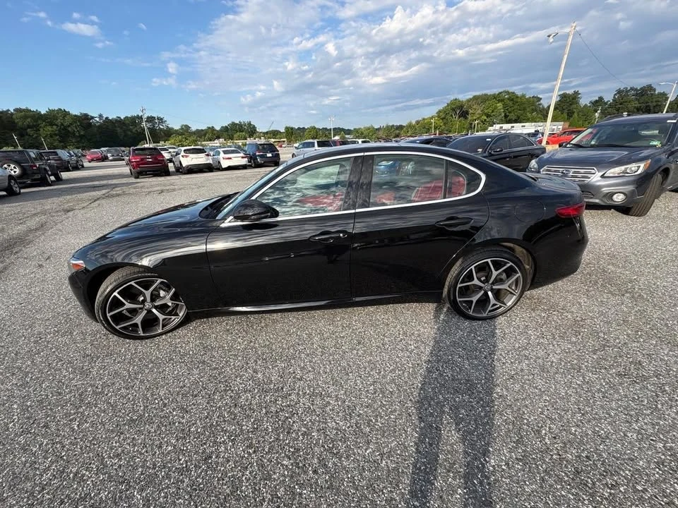 2019 Alfa Romeo Giulia - Image 12 of 20
