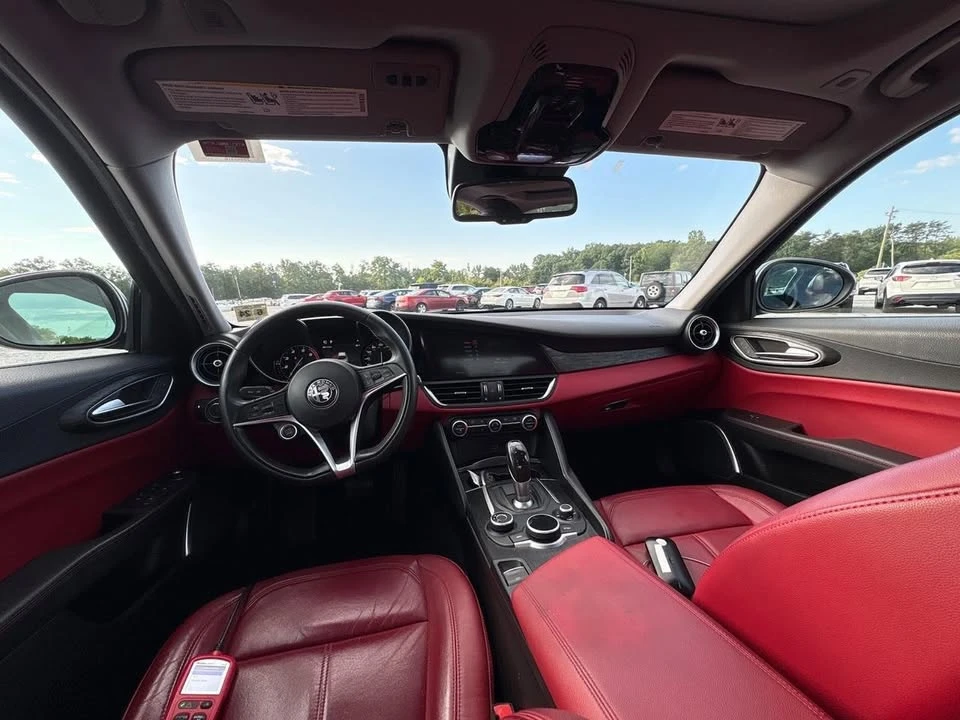 2019 Alfa Romeo Giulia - Image 7 of 20