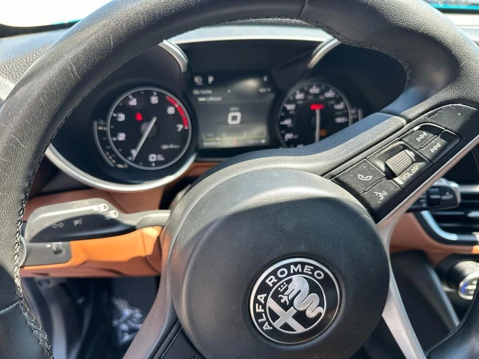 2019 Alfa Romeo Giulia - Image 11 of 20