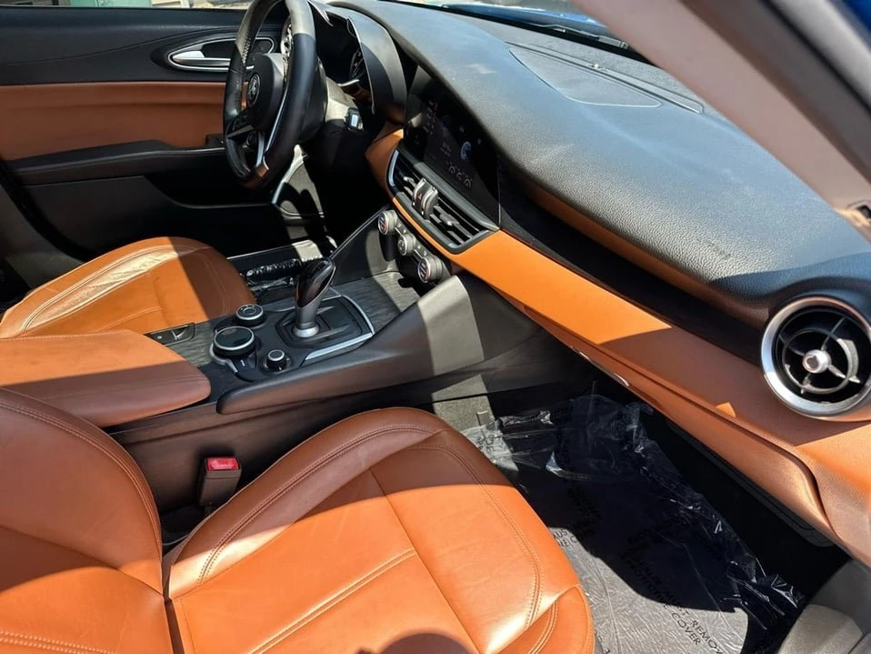 2019 Alfa Romeo Giulia - Image 18 of 20
