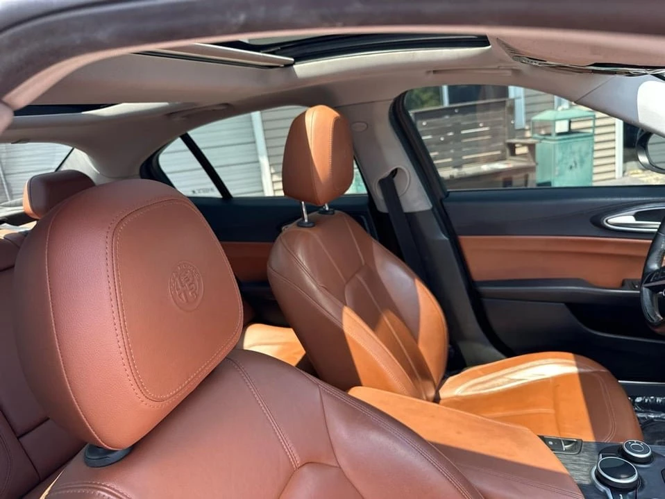 2019 Alfa Romeo Giulia - Image 17 of 20