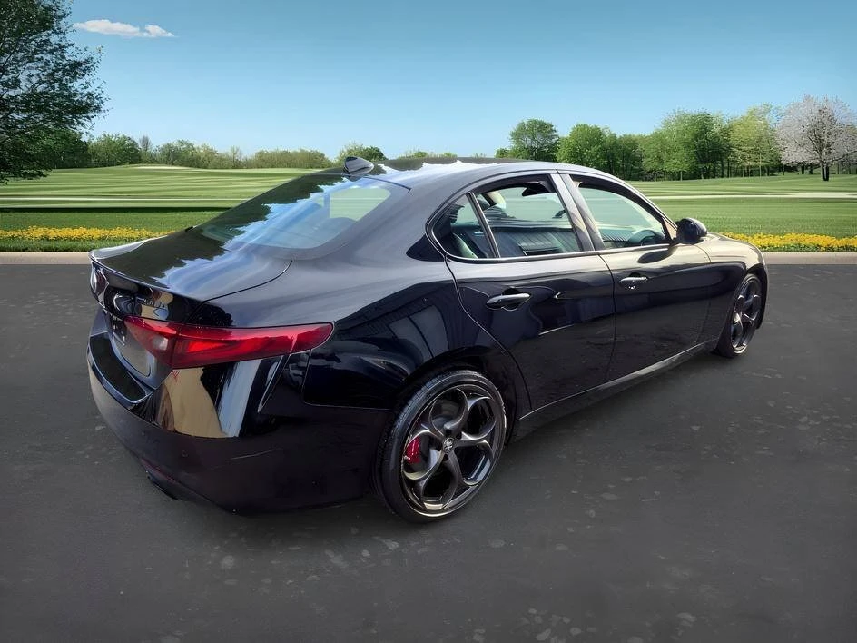 2019 Alfa Romeo Giulia - Image 8 of 9