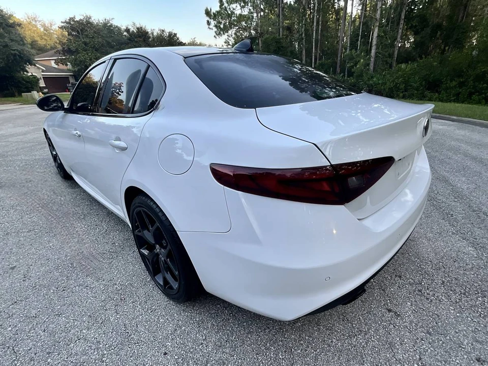 2016 Alfa Romeo Giulia - Image 7 of 24