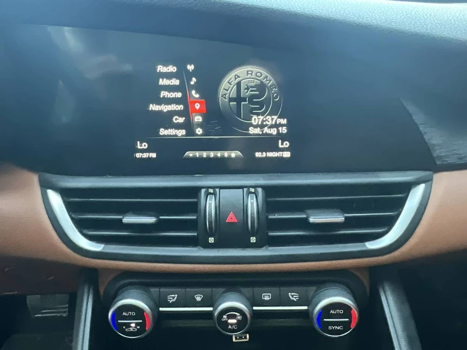 2016 Alfa Romeo Giulia - Image 12 of 24