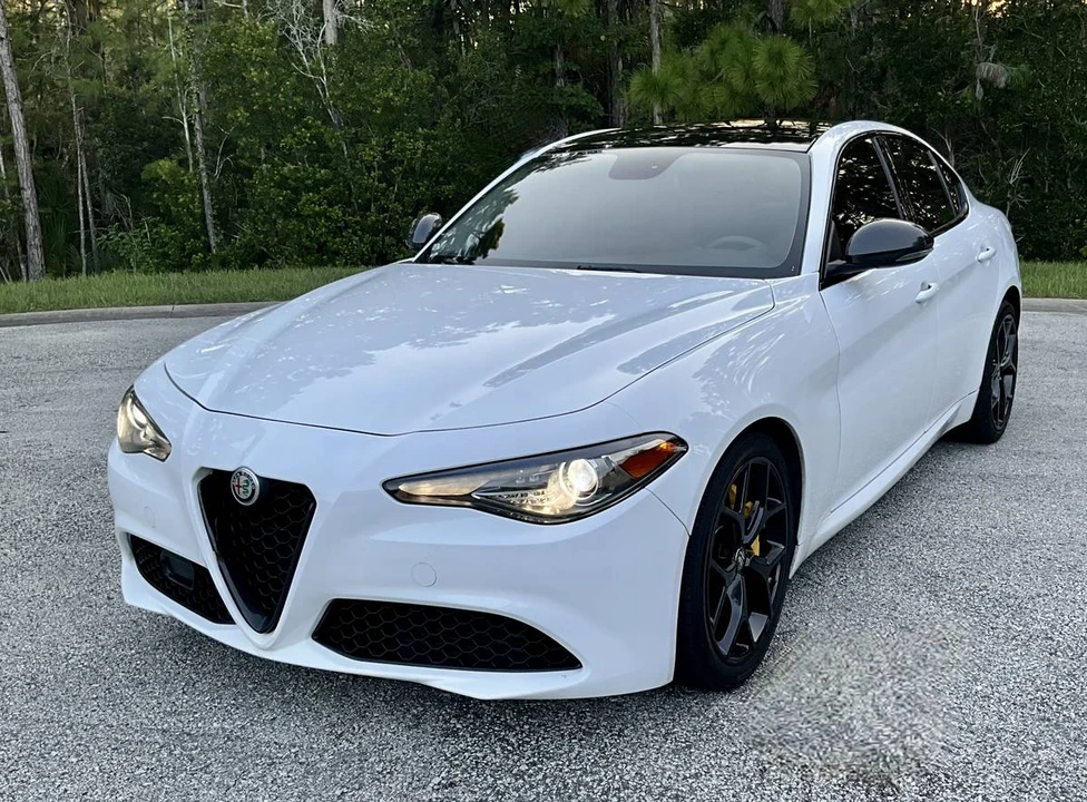 2016 Alfa Romeo Giulia - Image 2 of 24