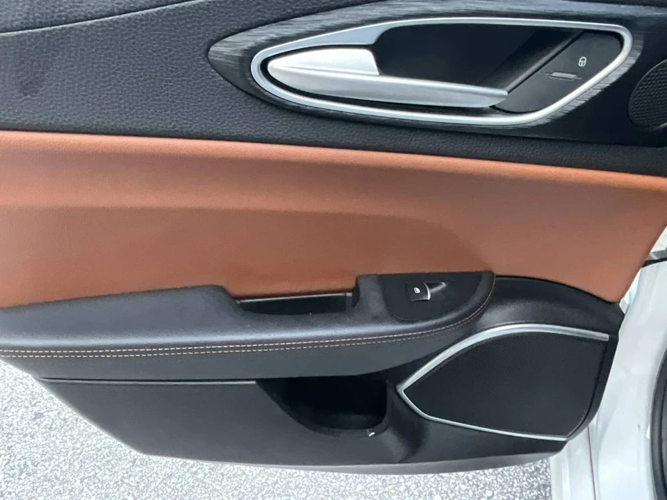 2016 Alfa Romeo Giulia - Image 18 of 24