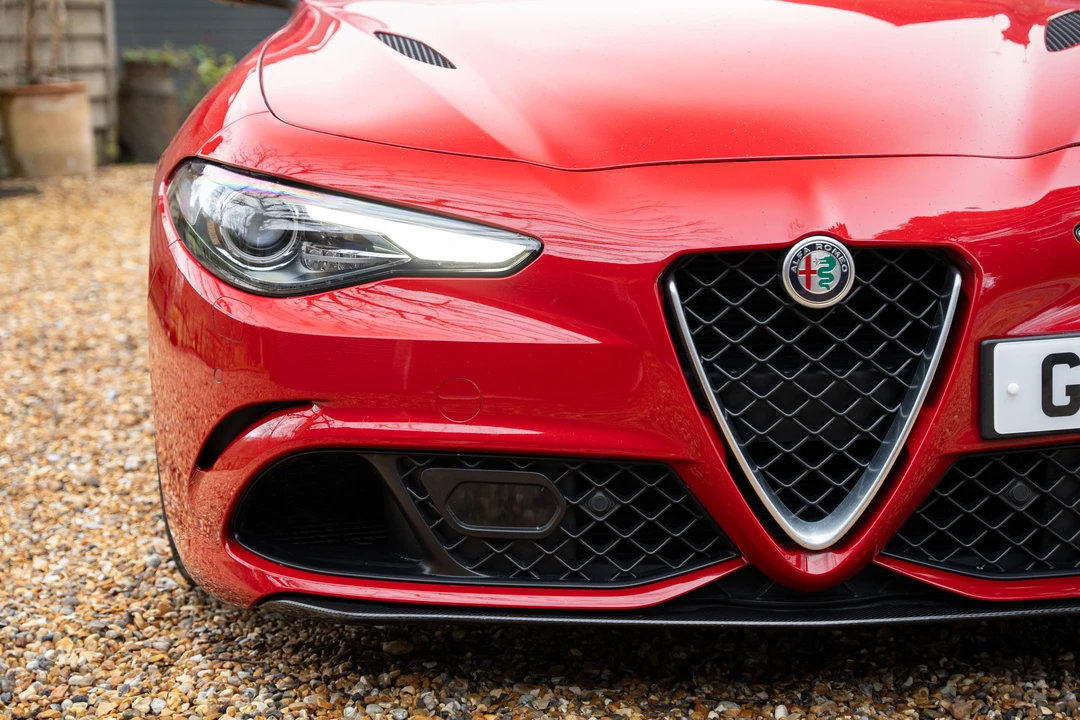 2017 Alfa Romeo Giulia Quadrifoglio - Image 28 of 31
