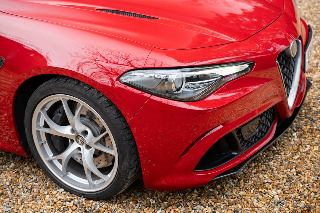 2017 Alfa Romeo Giulia Quadrifoglio - Image 29 of 31