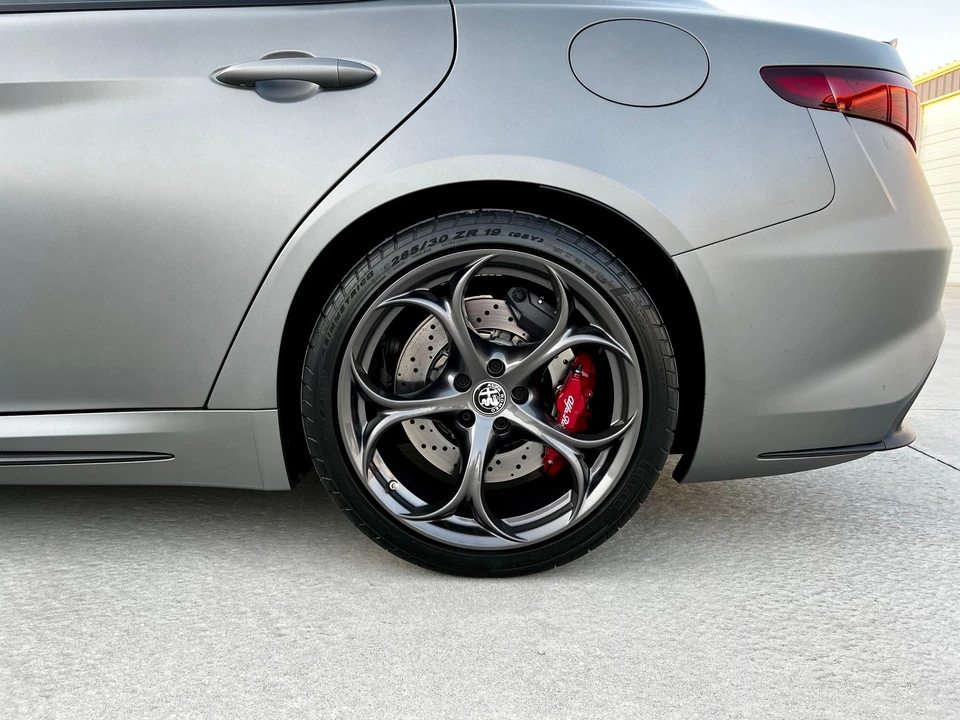 2019 Alfa Romeo Giulia Quadrifoglio - Image 24 of 28