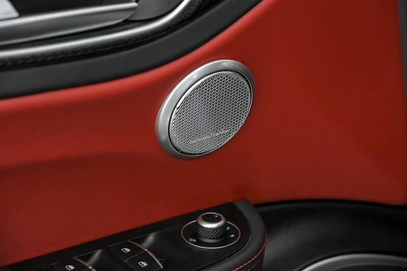2019 Alfa Romeo - Image 16 of 30
