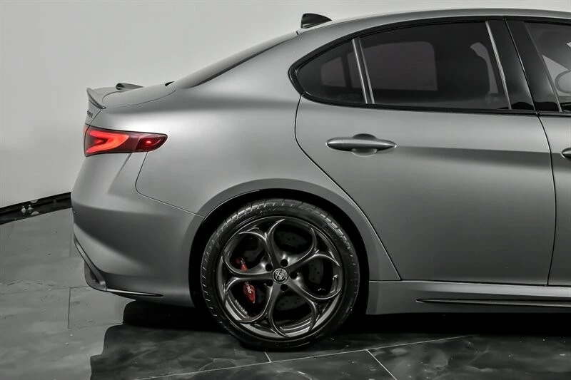 2019 Alfa Romeo - Image 11 of 30