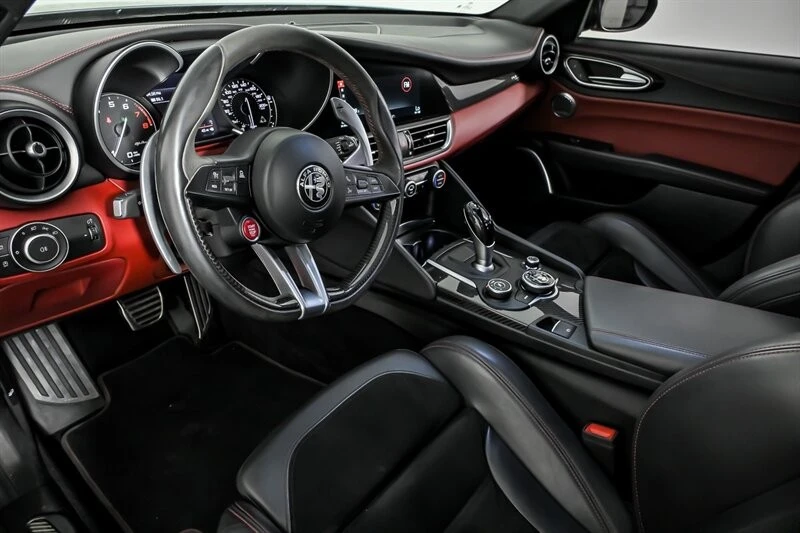 2019 Alfa Romeo - Image 17 of 30