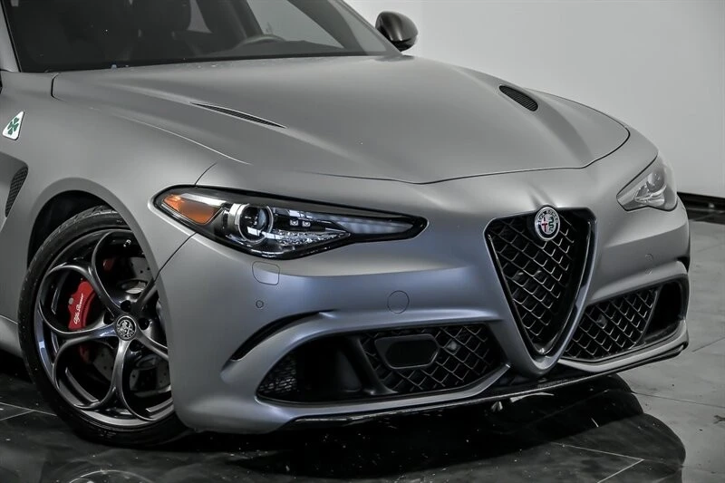 2019 Alfa Romeo - Image 2 of 30