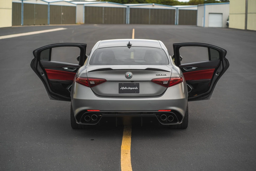 2019 Alfa Romeo Giulia Quadrifoglio - Image 28 of 31