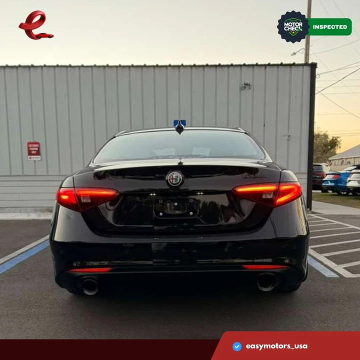 2019 Alfa Romeo Giulia - Image 5 of 15