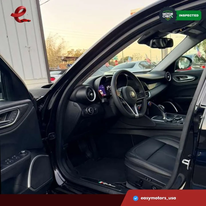 2019 Alfa Romeo Giulia - Image 7 of 15