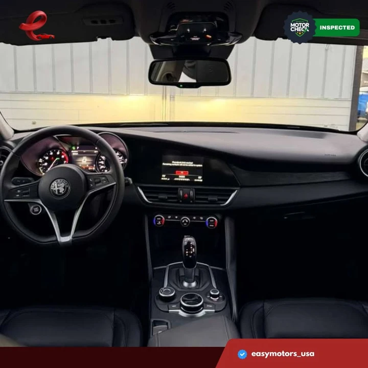 2019 Alfa Romeo Giulia - Image 10 of 15