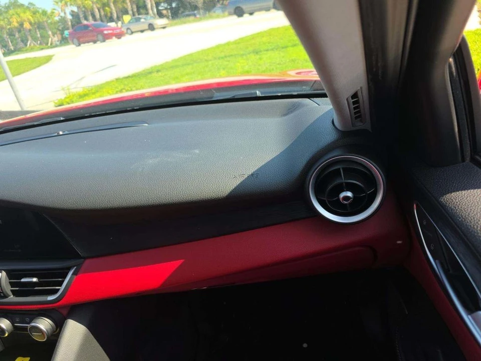 2019 Alfa Romeo Giulia - Image 11 of 12