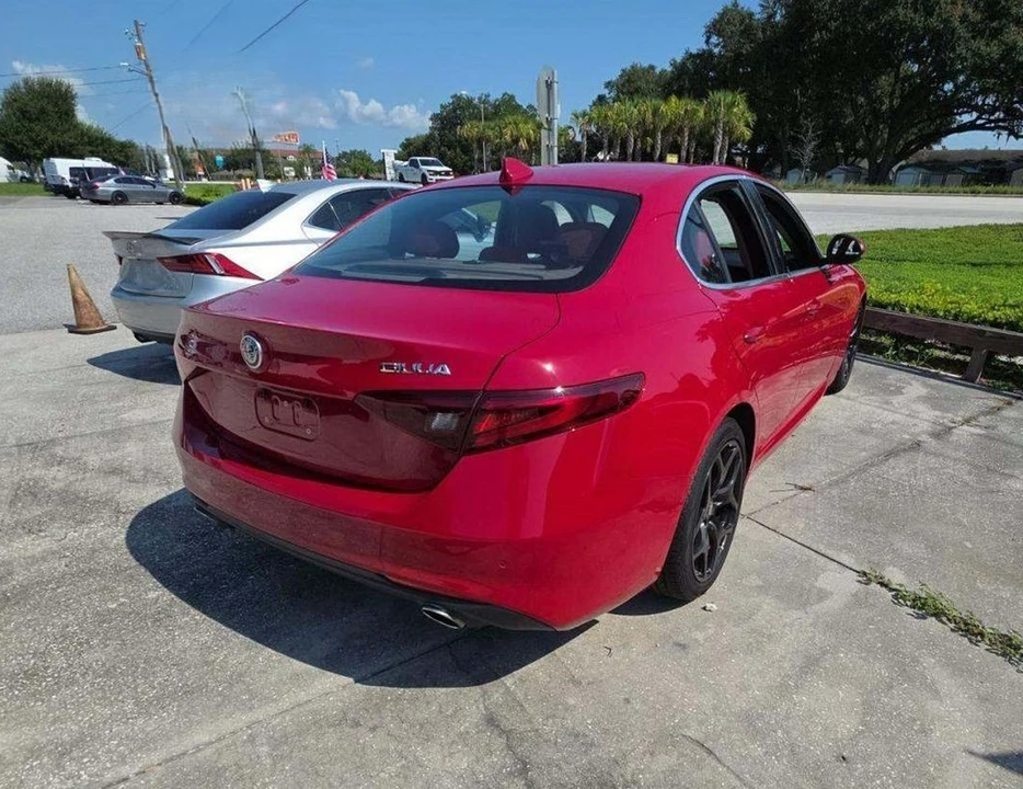 2019 Alfa Romeo Giulia - Image 3 of 12