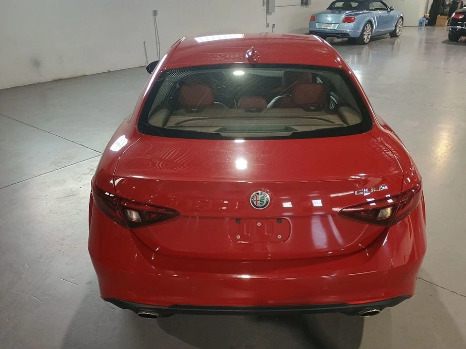 2019 Alfa Romeo Giulia - Image 5 of 12
