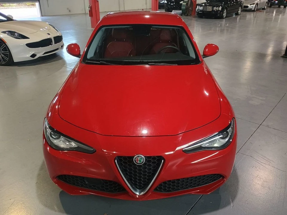 2019 Alfa Romeo Giulia - Image 10 of 12