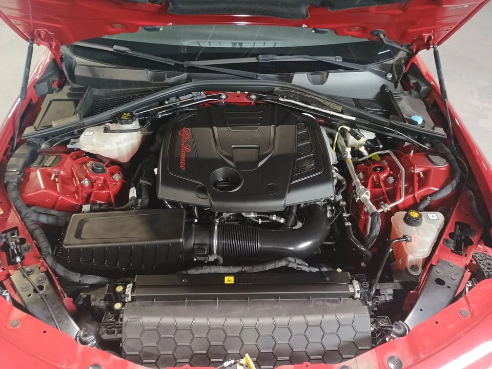 2019 Alfa Romeo Giulia - Image 18 of 20