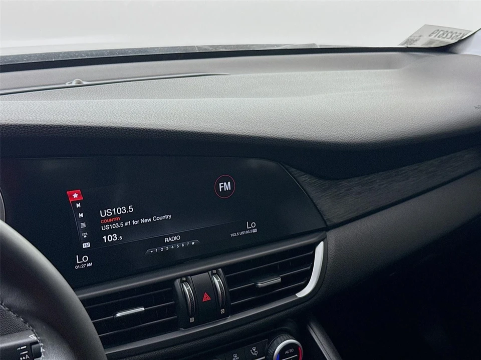 2019 Alfa Romeo Giulia - Image 14 of 21