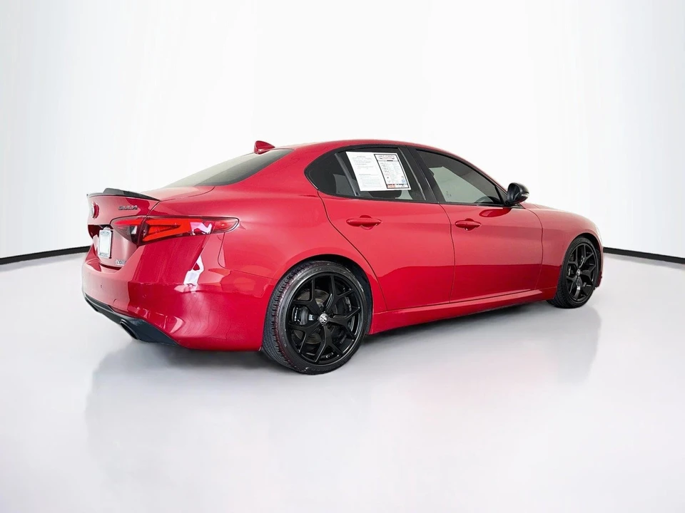 2019 Alfa Romeo Giulia - Image 6 of 31
