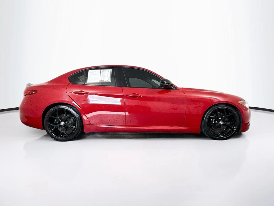 2019 Alfa Romeo Giulia - Image 7 of 31