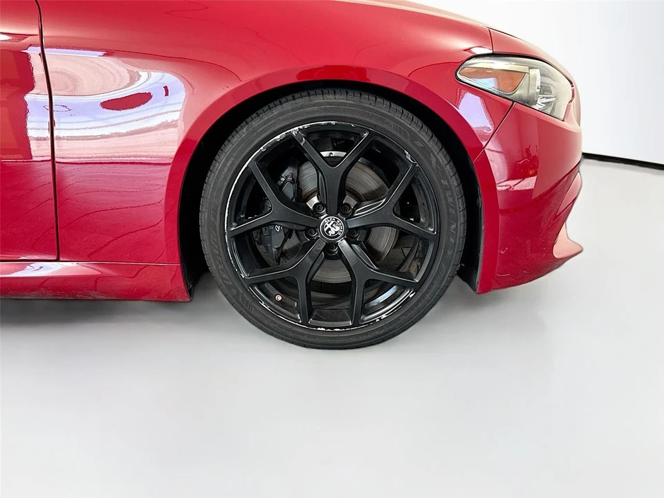 2019 Alfa Romeo Giulia - Image 18 of 22