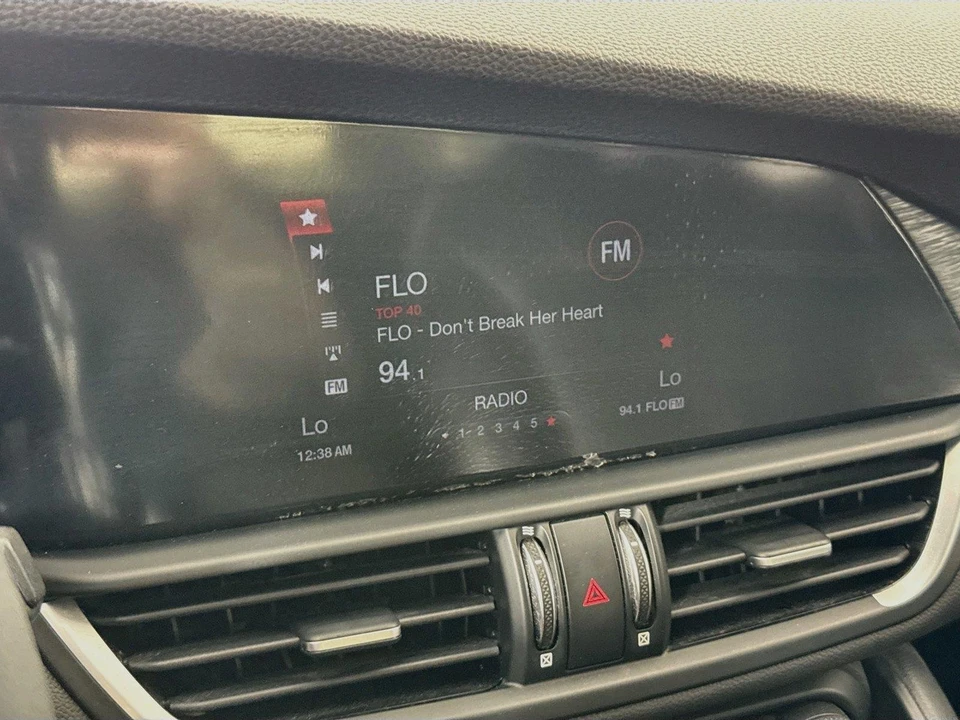 2019 Alfa Romeo Giulia - Image 19 of 31