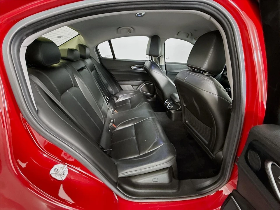 2019 Alfa Romeo Giulia - Image 6 of 22