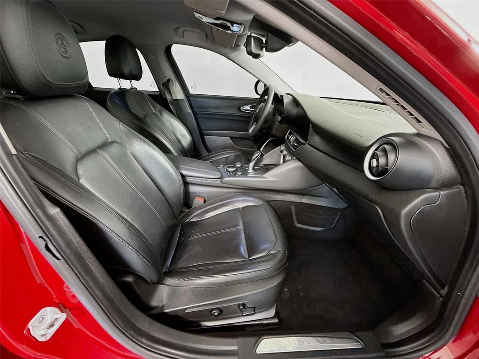2019 Alfa Romeo Giulia - Image 7 of 22