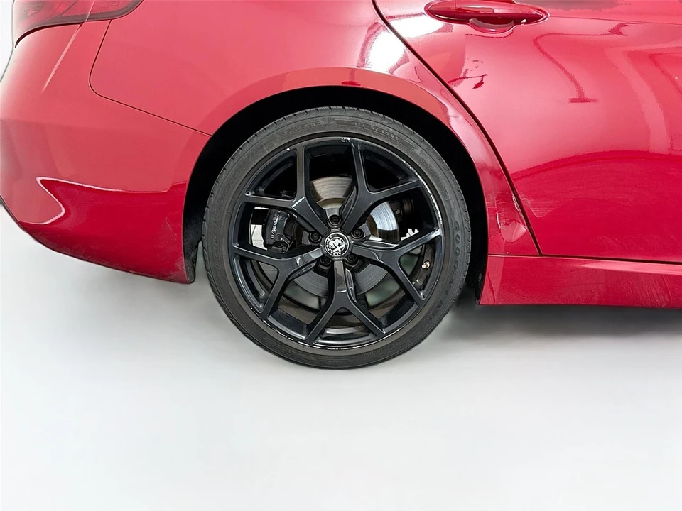 2019 Alfa Romeo Giulia - Image 19 of 22