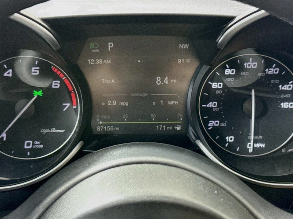 2019 Alfa Romeo Giulia - Image 13 of 31