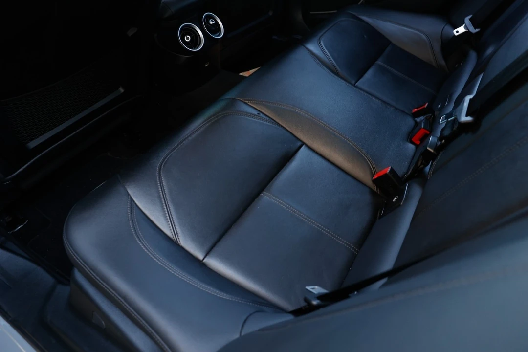 2019 Alfa Romeo Giulia - Image 12 of 12