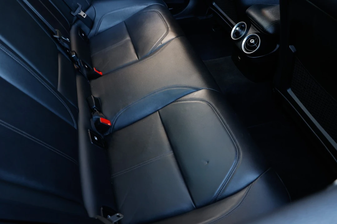 2019 Alfa Romeo Giulia - Image 12 of 12