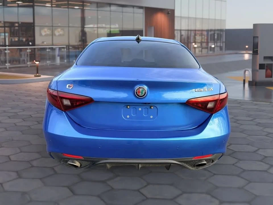 2019 Alfa Romeo Giulia - Image 7 of 20