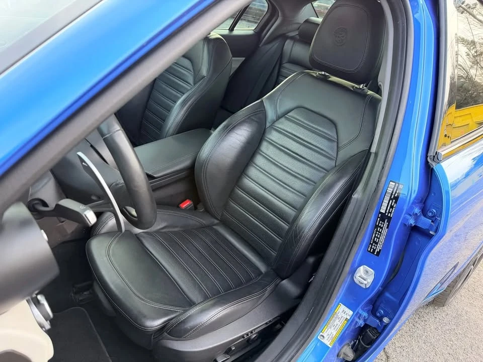 2019 Alfa Romeo Giulia - Image 19 of 20