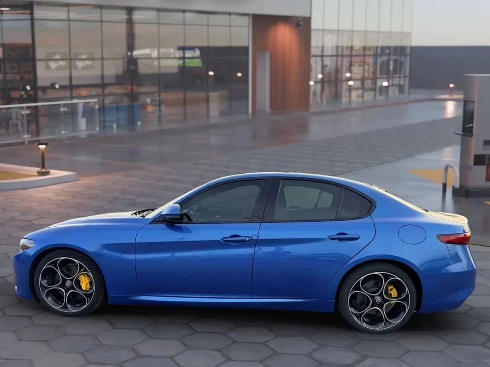 2019 Alfa Romeo Giulia - Image 11 of 20